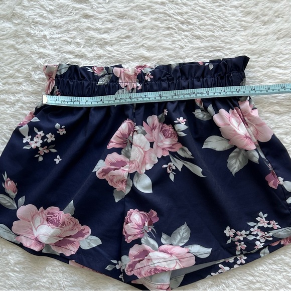 Shein Floral Shorts - Picture 2 of 3